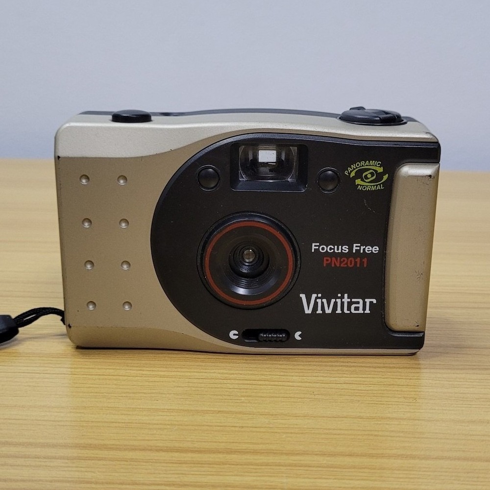 Vivitar PN2011 Focus Free Point & Shoot 35mm‎ Film Camera